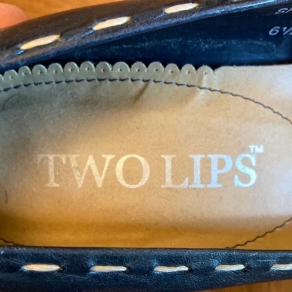 Vintage Y2K dark blue pumps heels with white stitching 6.5